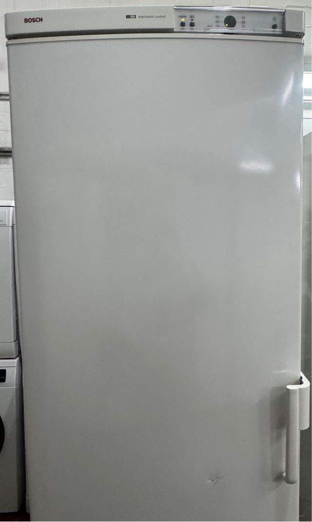 CONGELADOR VERTICAL MARCA BOSCH NO FROST