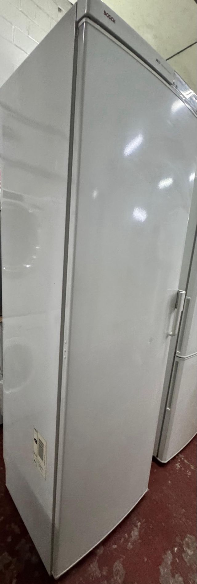 CONGELADOR VERTICAL MARCA BOSCH NO FROST