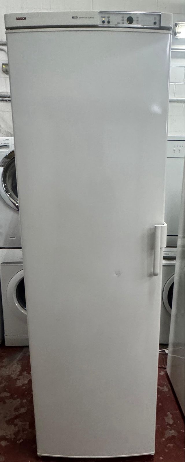 CONGELADOR VERTICAL MARCA BOSCH NO FROST