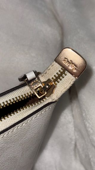 Bolso de hombro blanco