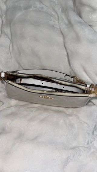 Bolso de hombro blanco