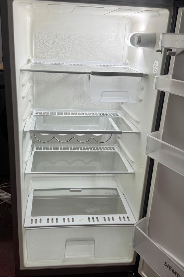 FRIGORÍFICO DE DOS PUERTAS MARCA SIEMENS EN INOX