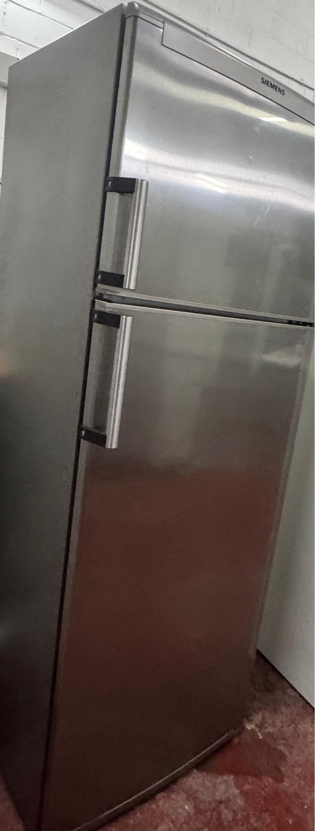 FRIGORÍFICO DE DOS PUERTAS MARCA SIEMENS EN INOX