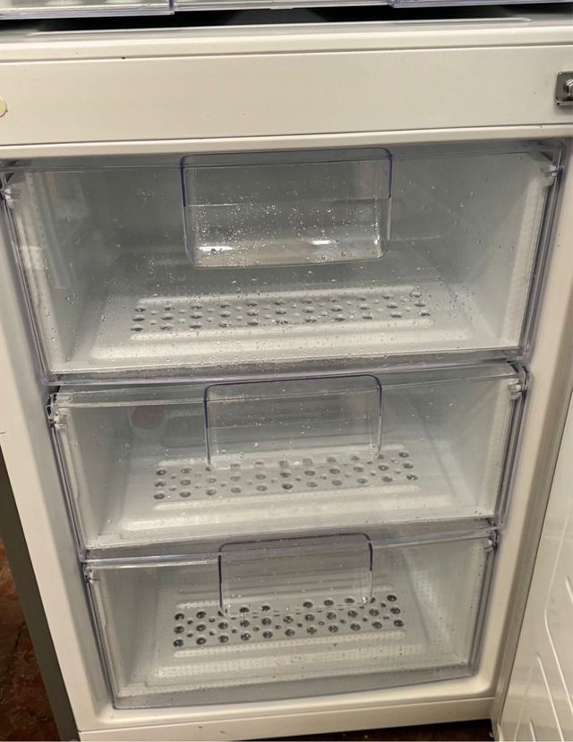 FRIGORÍFICO COMBI NO FROST MARCA LG EN INOX
