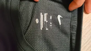 Camiseta Nike Negra y Blanca