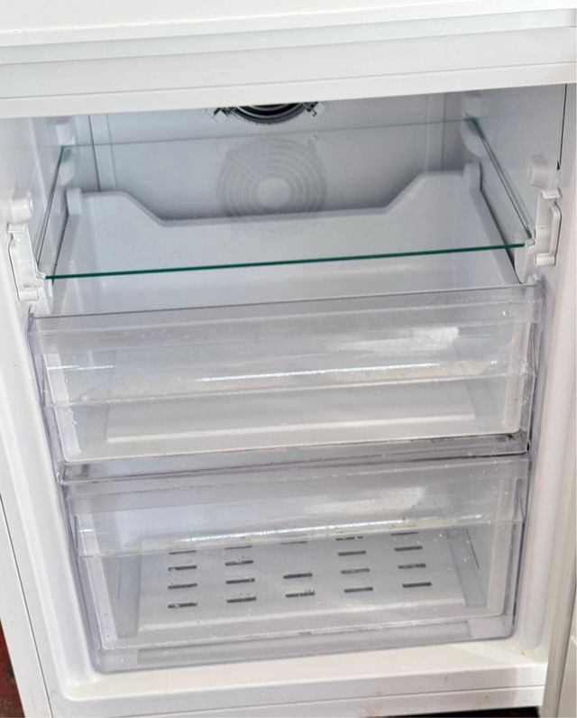 FRIGORÍFICO COMBI NO FROST MARCA SVAN