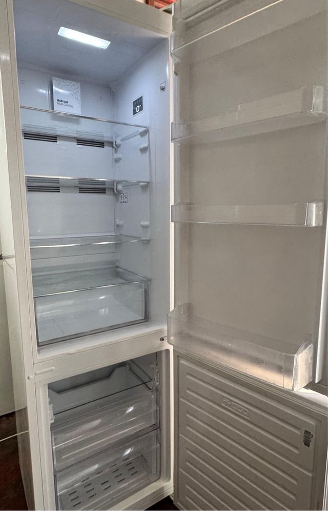 FRIGORÍFICO COMBI NO FROST MARCA SVAN