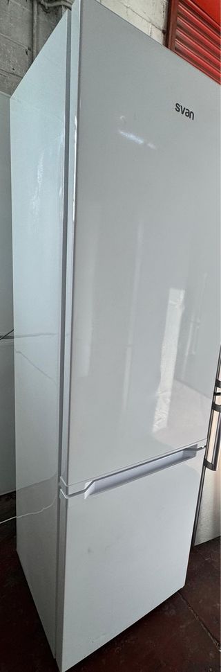 FRIGORÍFICO COMBI NO FROST MARCA SVAN