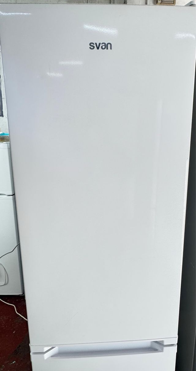 FRIGORÍFICO COMBI NO FROST MARCA SVAN