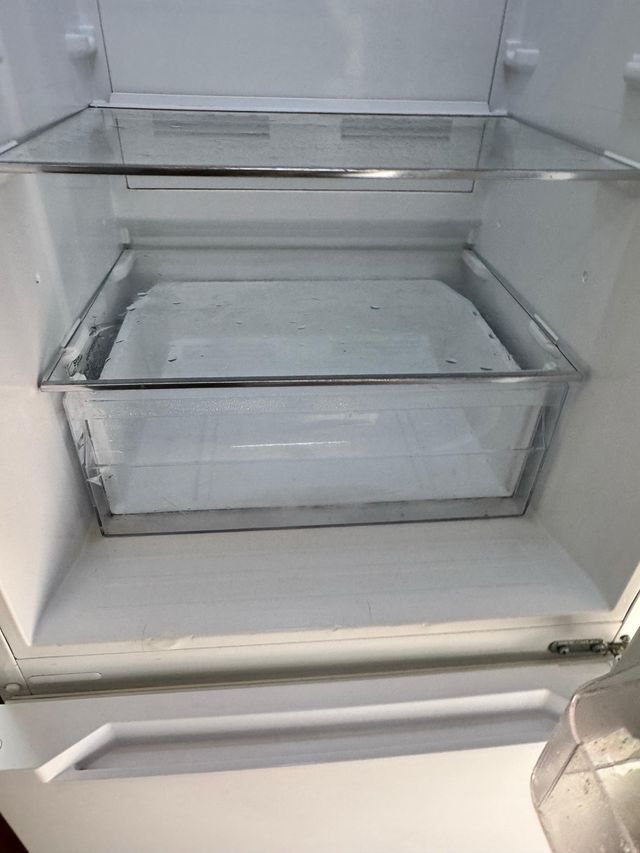 FRIGORÍFICO COMBI NO FROST MARCA SVAN