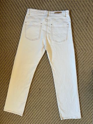 Jeans de corte recto, de la marca Sessún. talla 38