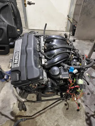 Motor BMW N42B18A Completo