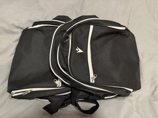 Macron. Bolsa deporte