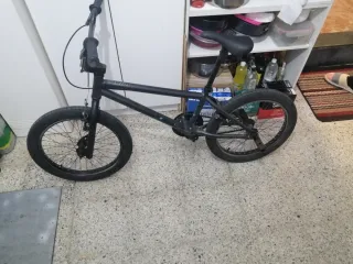 Bicicleta BMX Negra