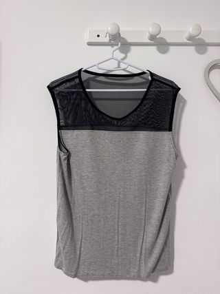 Camiseta sin mangas con malla