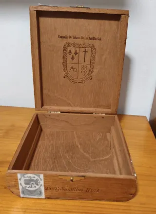 Caja Antigua Madera Habanos Compañía Tabacos