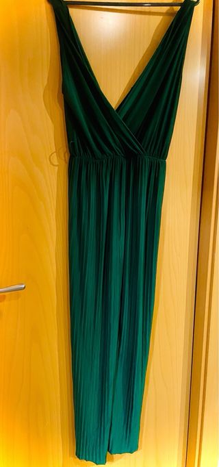 Mono verde elegante sin manga