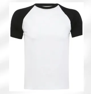 Camiseta estilo béisbol blanco y negro