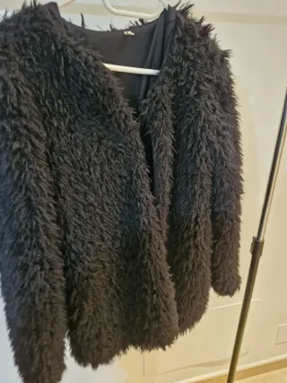 Abrigo negro peludito