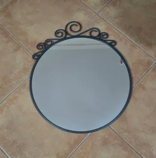 Espejo redondo Ikea metal negro.