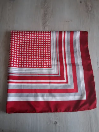 Foulard quadrato donna rosso e bianco