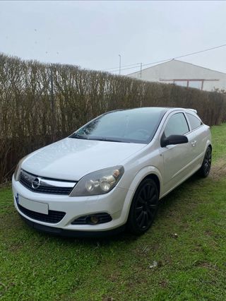 Opel Astra GTC 2.0T 200cv