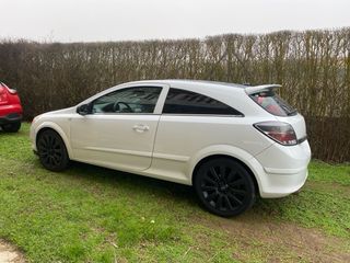 Opel Astra GTC 2.0T 200cv