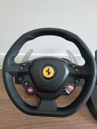 Volante Ferrari PS4