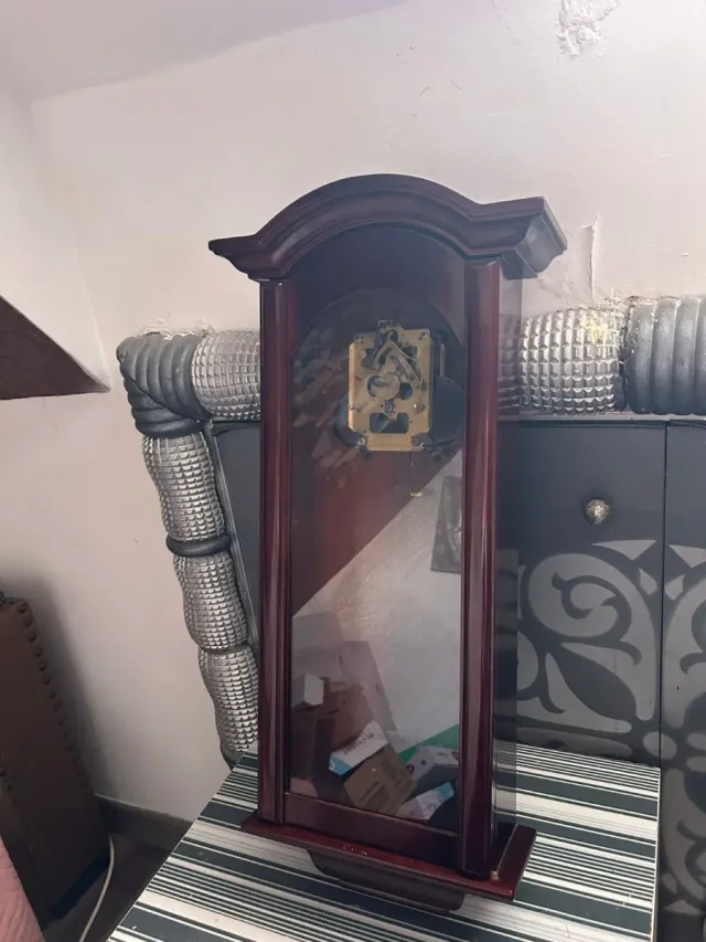 Caja de reloj de pared Daejin con movimiento