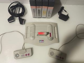 Consola Amstrad GX 4000 + 5 juegos