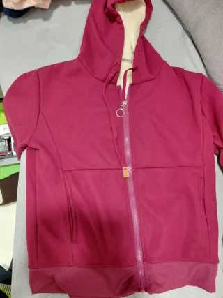 Casaco de treino com capuz e fecho