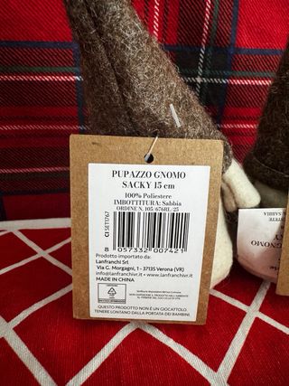 Gnomi decorativi in lana marrone e bianco