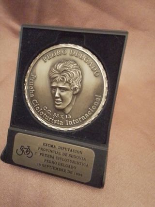 Medalla Pedro Delgado Cicloturista 1994. C 8
