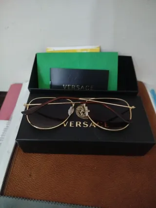 Occhiali da sole Versace oro Nuovo.ORIGONALE