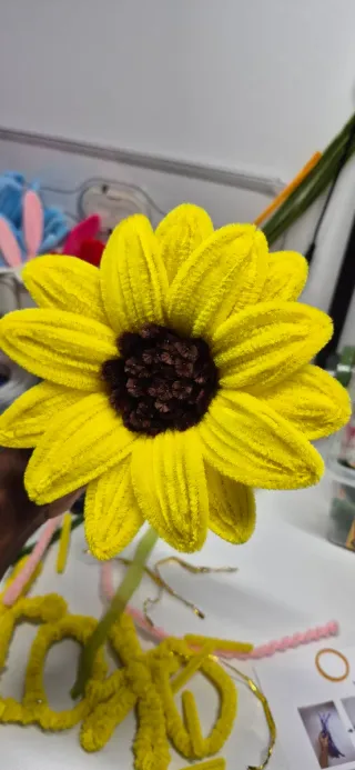 Ramos hechos con limpiapipas.