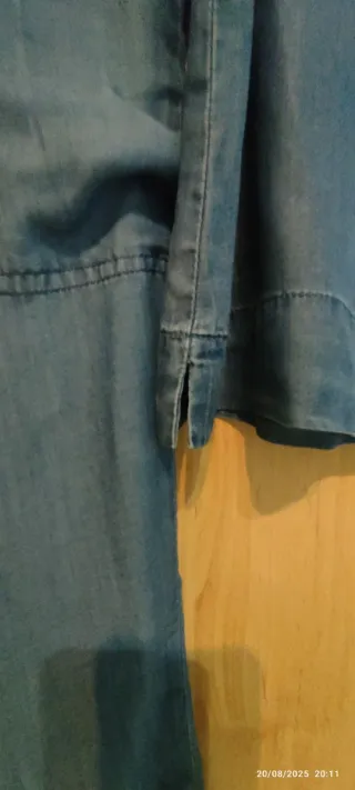 Chaqueta vaquera azul con volantes y pantalon