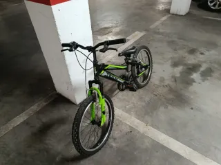 Bicicleta TEAM verde y negra