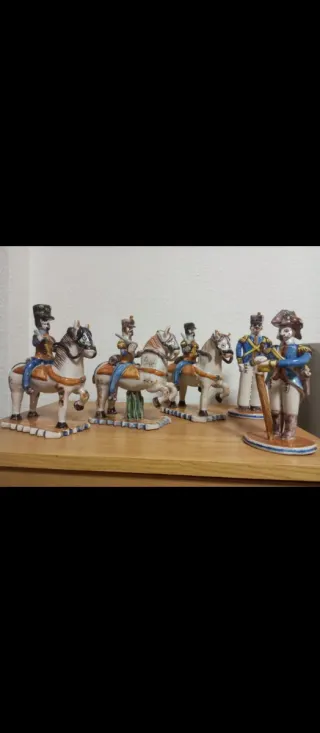 Lote di soldatini napoleonici in ceramica di Manises