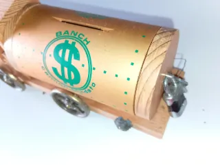 Lotto 5 salvadanai in legno