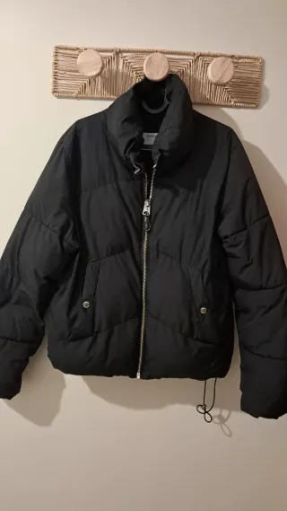 Cazadora negra Bershka Talla S/M