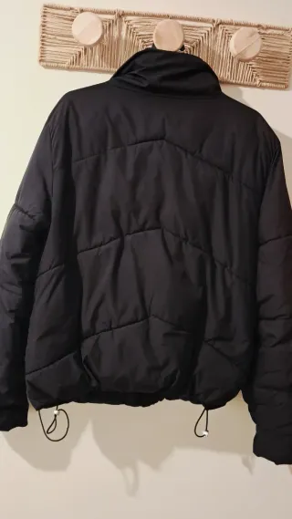 Cazadora negra Bershka Talla S/M