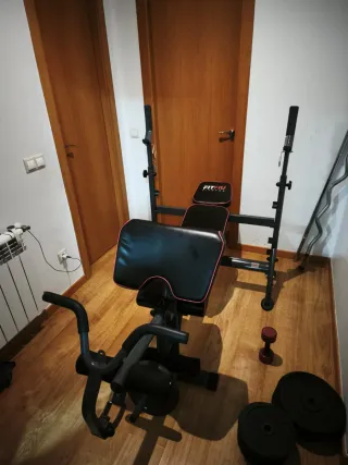 Banco multifuncional.