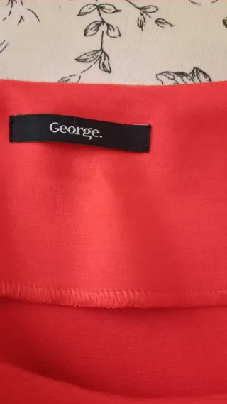 Abito bicolore rosso e nero