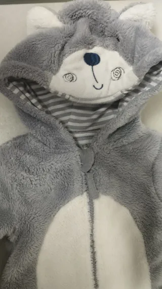 Buzo recién nacido gris