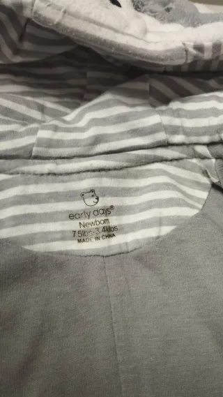 Buzo recién nacido gris