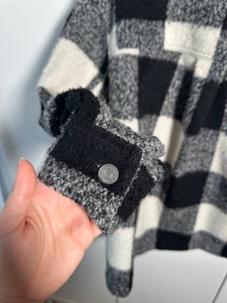 Chaqueta Bershka cuadros blanco y negro
