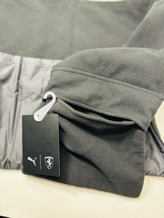 Bufanda Ferrari Puma con forro polar. Nueva