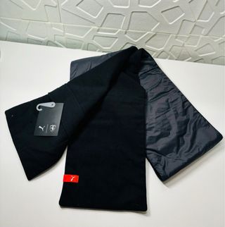 Bufanda Ferrari Puma con forro polar. Nueva