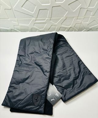 Bufanda Ferrari Puma con forro polar. Nueva