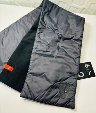 Bufanda Ferrari Puma con forro polar. Nueva